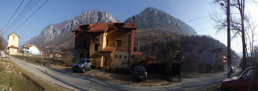 Pension Rouademunte Băile Herculane Exterior foto